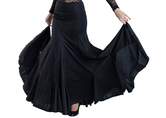 Falda flamenca de ensayo con godets